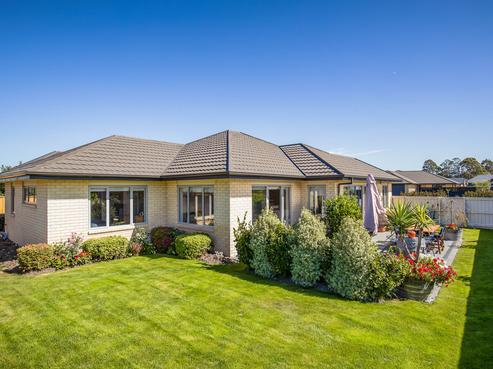 64 Aroha Street, Pegasus