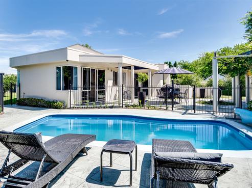 806B Williams Street, Mahora