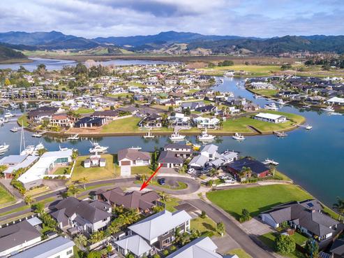 6 Little George Place, Whitianga