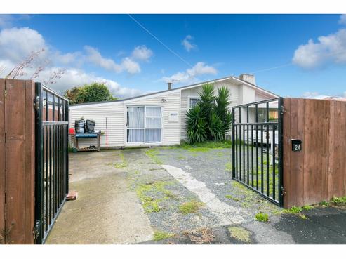 24 Yvonne Street, Melville