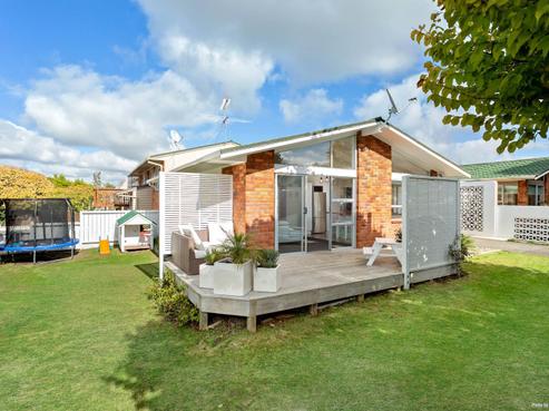 2/21 Thorburn Avenue, Red Beach