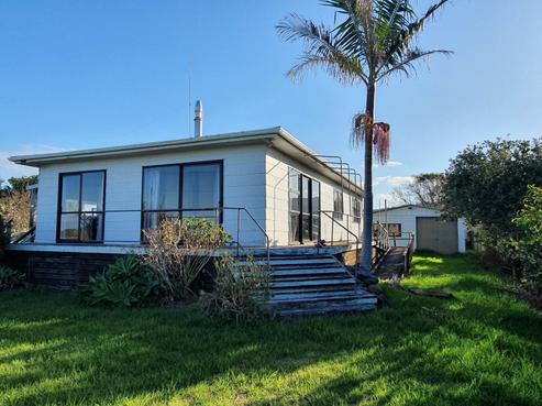 1245 East Coast Road, Whakatiwai