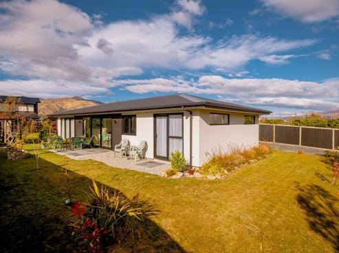 6 Hewson Crescent, Lake Hawea
