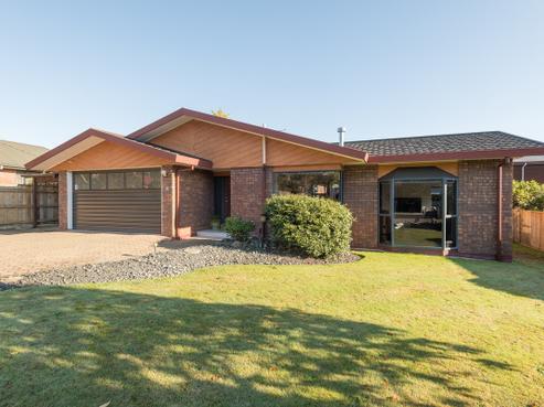 7 Arnold Savage Place, Richmond