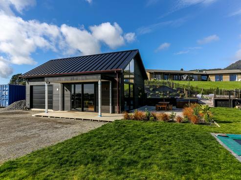 9 Pahakahaka Drive, Oakura