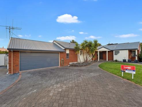 64 Ayrshire Drive, Grandview Heights