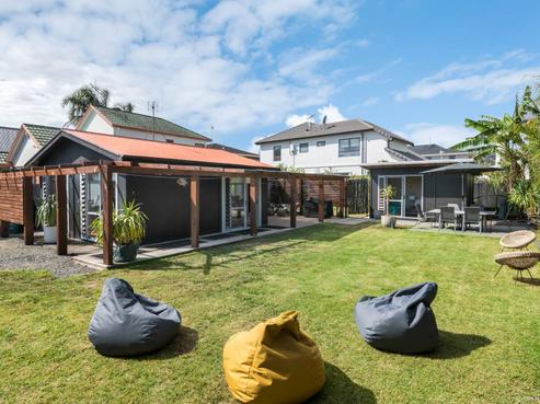 9 Pine Road, Orewa