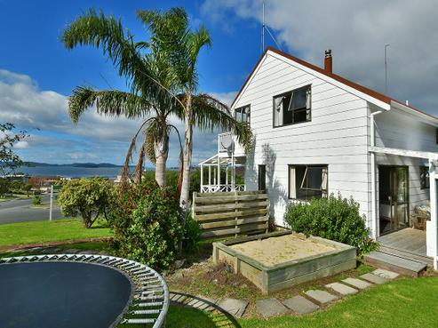9 Tamatea Drive, Snells Beach