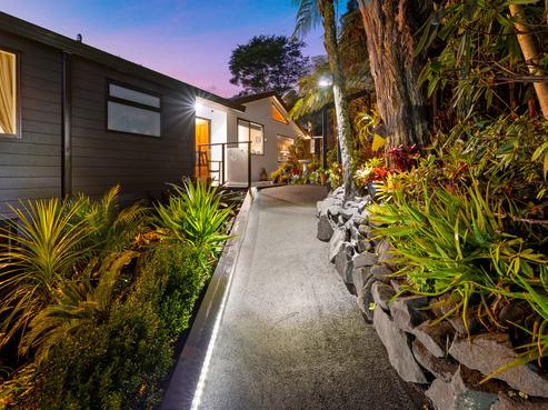 1 Landing Road, Titirangi