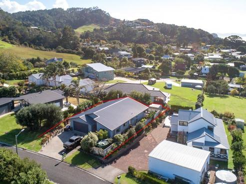 21 Emmerdale Drive, Hahei