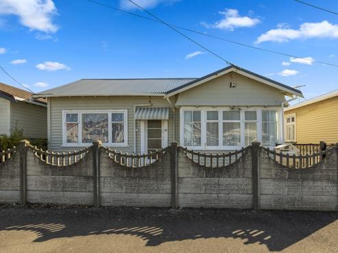 15 Collins Street, Petone