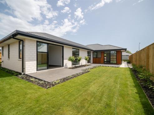 18 Tara Crescent, Woodend