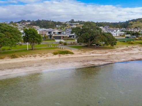 25 Schooner Avenue, Snells Beach