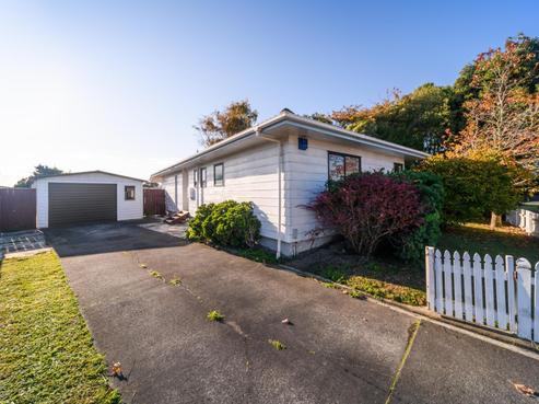 57 Geraldine Crescent, Cloverlea