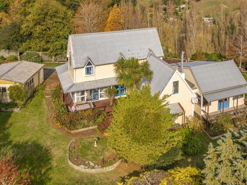 52 Shakespeare Road, Bastia Hill