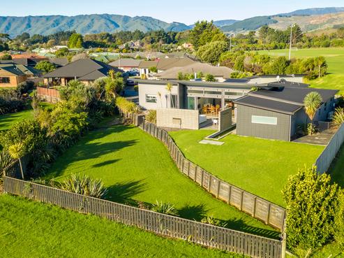 22 Cottonwood Close, Paraparaumu Beach