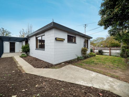 21 Deyell Crescent, Sydenham