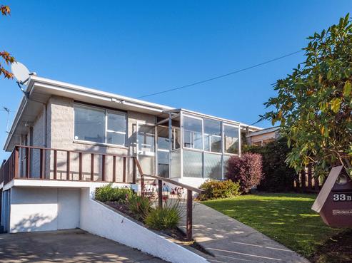 33B Galloway Street, Mornington