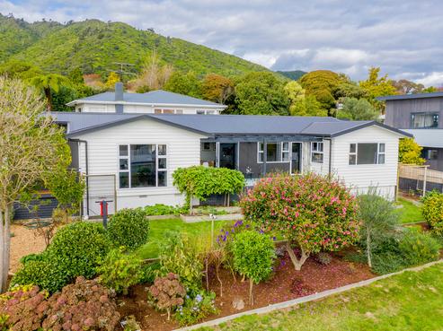 18 Ruru Street, Waikanae