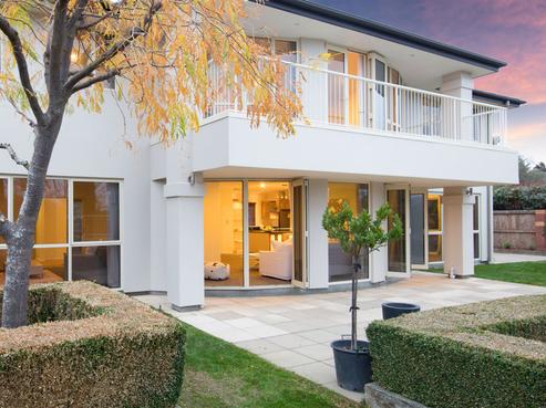 8 Stableford Green, Burnside