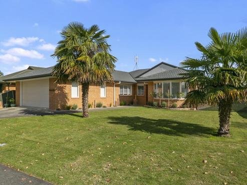 15 Oaklands Drive, Cambridge