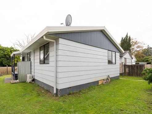 10C Saxbys Road, Deanwell