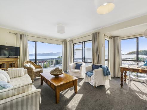 70B Marine Parade, Paraparaumu Beach
