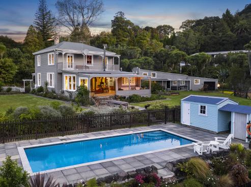 859 West Coast Road, Oratia