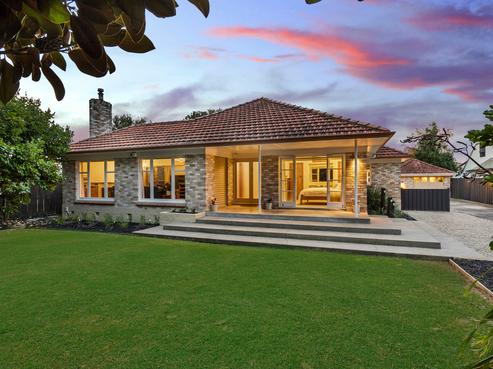 15 Beach Road, Pahurehure