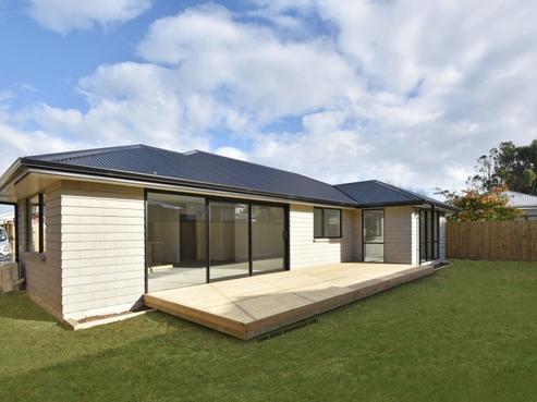 8 Biggar Street, Strathern