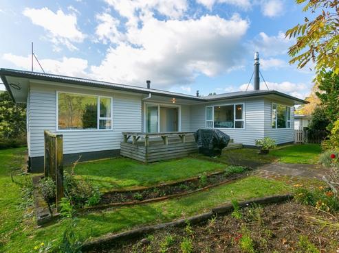 2125 Tarata Road, Tarata