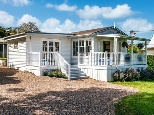 8 Moa Avenue, Oneroa