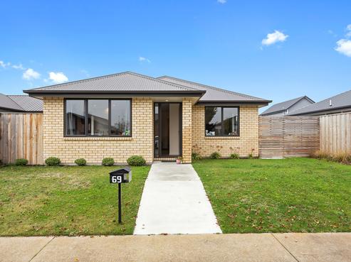69 Mary Ellen Street, Pegasus