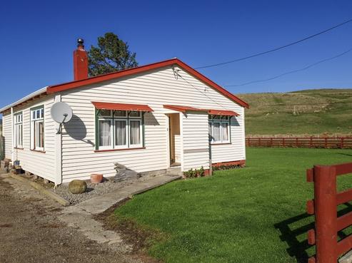 2 Akaroa Street, Pongaroa
