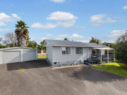 24 Susan Place, Deanwell