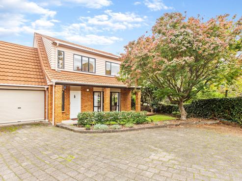 2/63 Kurnell Drive, Botany Downs
