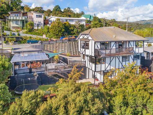 28 Castle Crescent, Stokes Valley