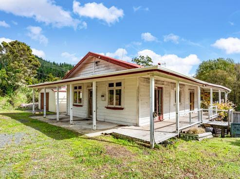 8 Mountain View Road, Hikurangi