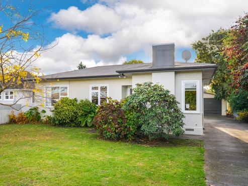 607 Norton Road, Akina