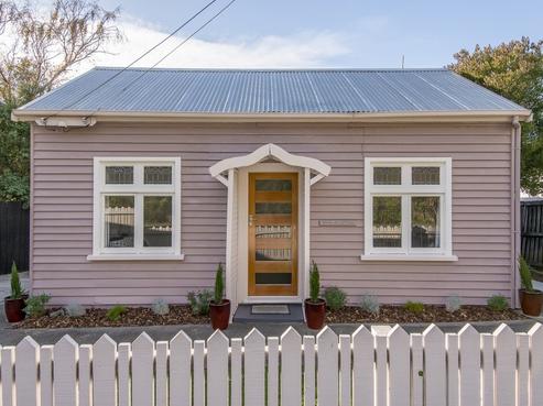 45 Wakefield Avenue, Sumner