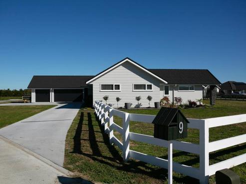 9 Mike Smith Drive, Cambridge