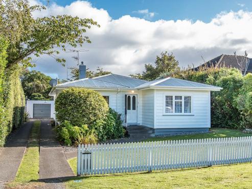 7 Weka Road, Raumati Beach