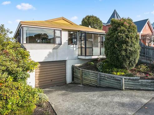 54 Mailer Street, Mornington
