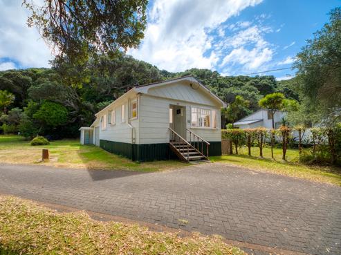 112 Garden Road, Piha