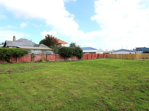 40 Thomson Street, Avenal