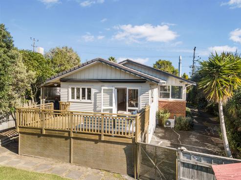 61 Verbena Road, Birkdale