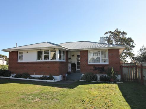 18 Marne Grove, Waitangirua