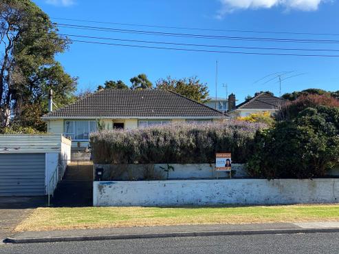23 Paritutu Road, Spotswood