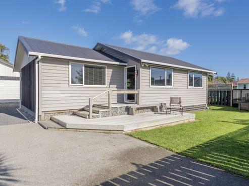 17B Toi Street, Otaki Beach