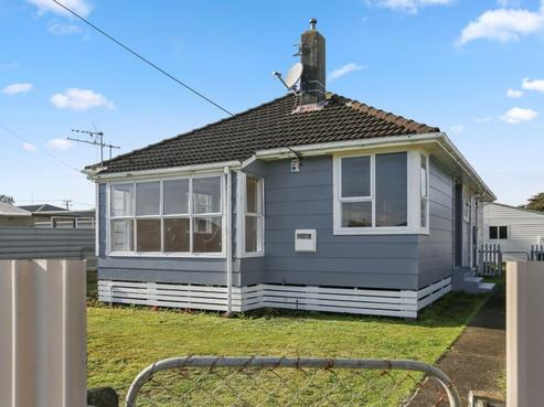 1 Sutton Place, Hawera